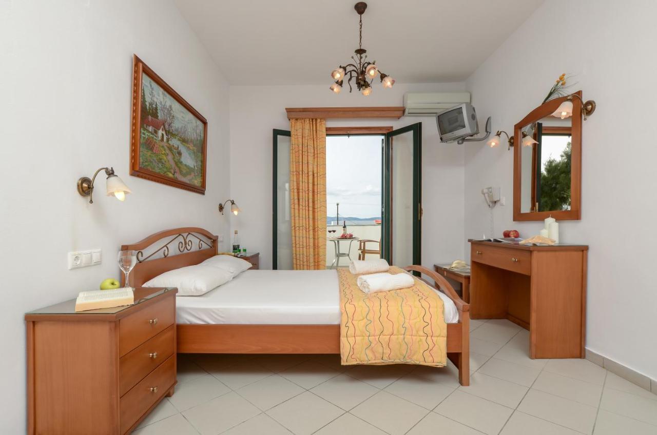 Dolphin Studios Agia Anna  Екстер'єр фото
