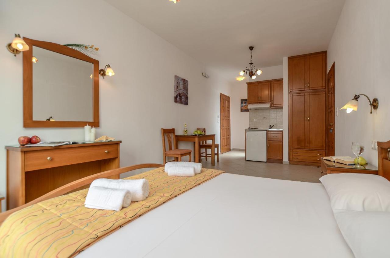 Dolphin Studios Agia Anna  Екстер'єр фото