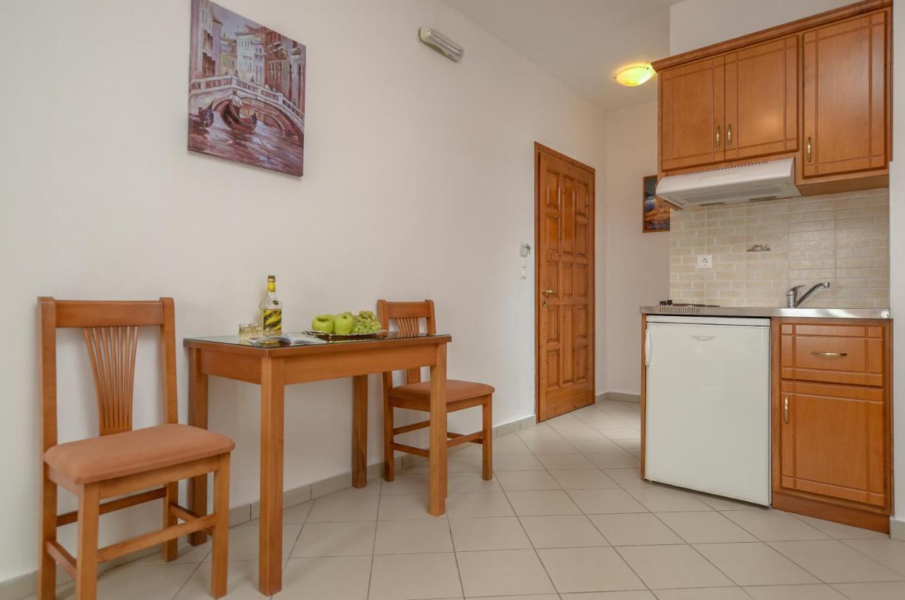 Dolphin Studios Agia Anna  Екстер'єр фото