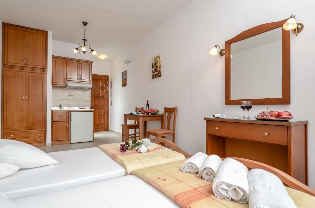 Dolphin Studios Agia Anna  Екстер'єр фото